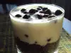 Chiagelee mit Joghurt und Aroniabeeren