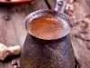 Wie brüht man türkischen Kaffee auf?