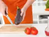 Wie schält man eine Aubergine?