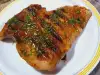 Gegrillte marinierte Schweinebäckchen