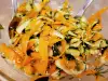 Schneller Salat aus Zucchini und Karotten