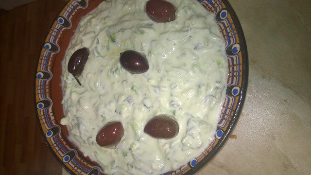 Joghurtsalat mit Salatgurken