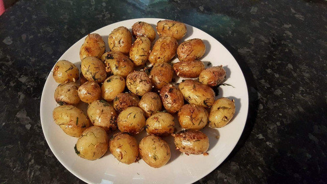 Babykartoffeln mit Dill und Knoblauch