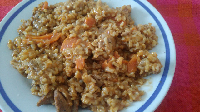 Eintopf mit Kalbsfleisch und Reis