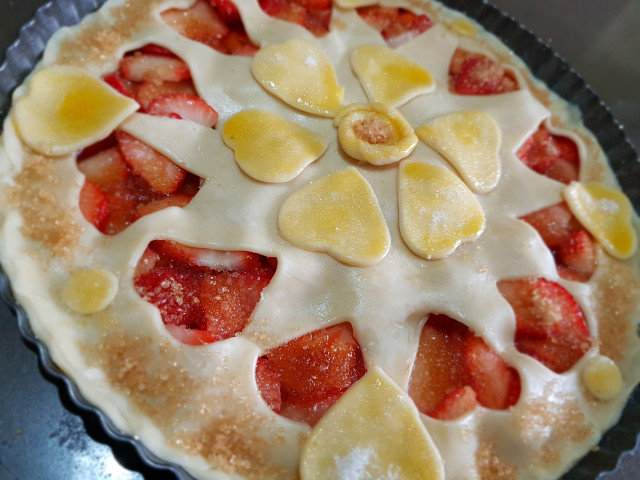 Pie mit frischen Erdbeeren und einem Hauch von Vanille