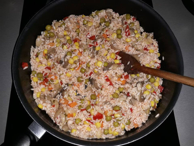 Reis mit Gemüse im Ofen