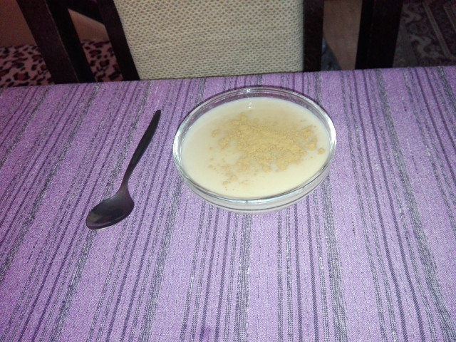 Brauner Reis mit Milch und braunem Zucker