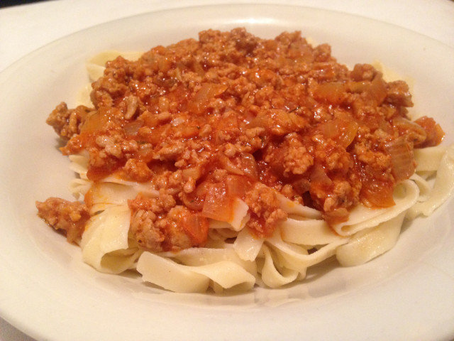 Klassische Tagliatelle Bolognese