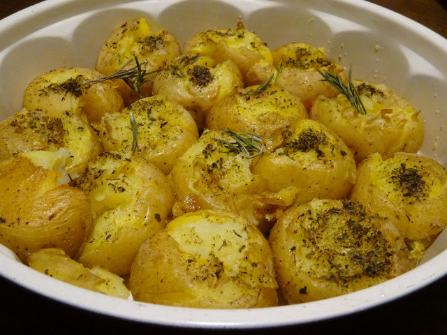 Gebackene Kartoffeln im Ofen mit Butter