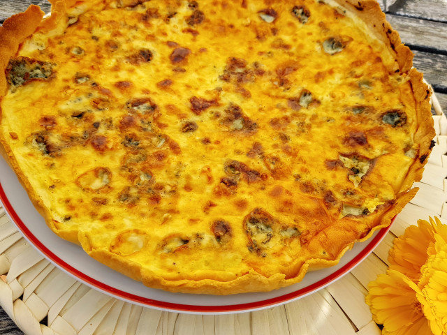 Herzhafte Tarte mit Lauch und Blauschimmelkäse