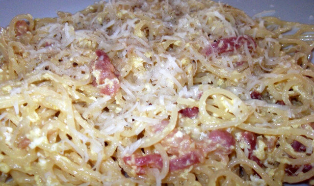 Spaghetti Carbonara mit frischem Speck