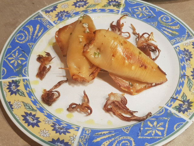 Calamari gefüllt mit Kartoffeln und Prosciutto