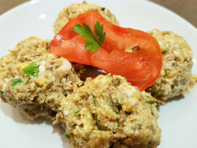 Eiersalat mit Aubergine und Walnüssen