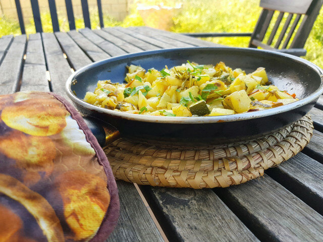 Geschmorte Kartoffeln mit Gemüse