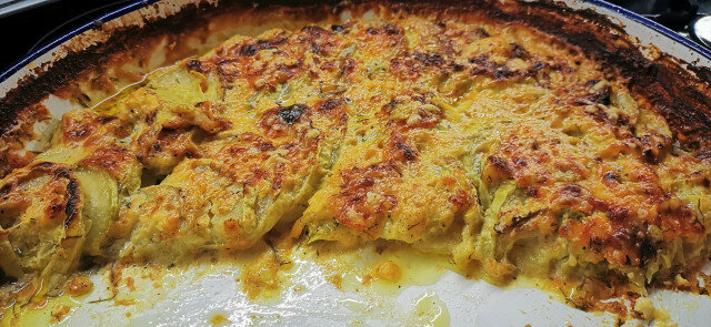 Zucchini im Ofen mit Sahne und Käse