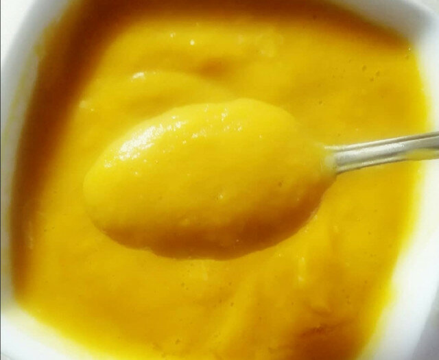 Cremesuppe aus Sellerie, Kürbis und Mais