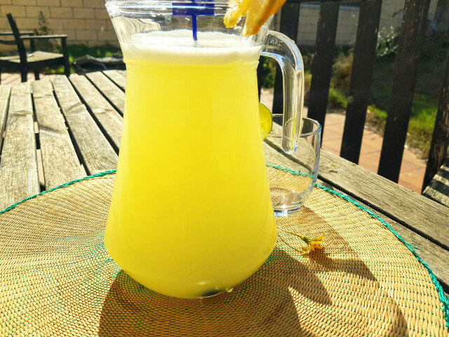Gesunde hausgemachte Limonade