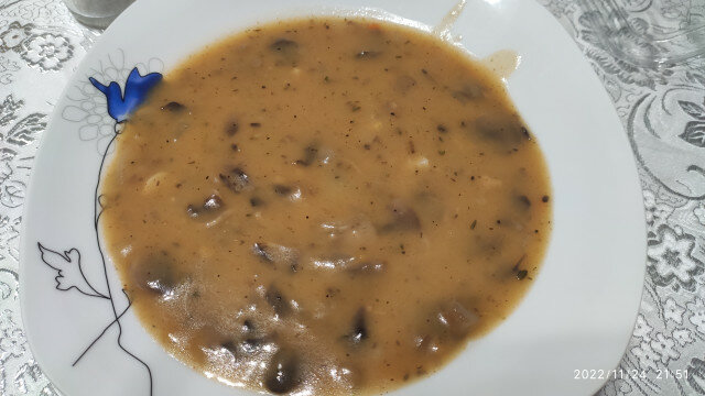 Aromatischer Pilzbrei mit Champignons