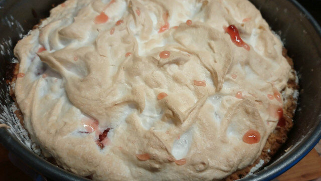Erdbeer-Baiser-Pie