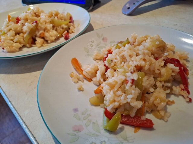 Reis mit Zucchini nach Chinesischer Art