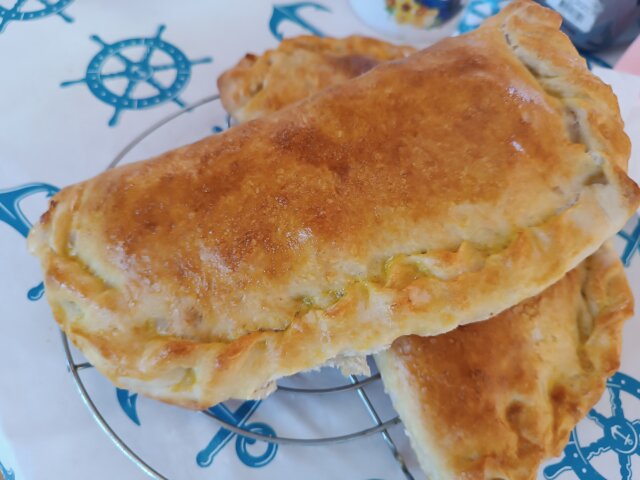 Pizza Calzone mit Hackfleisch