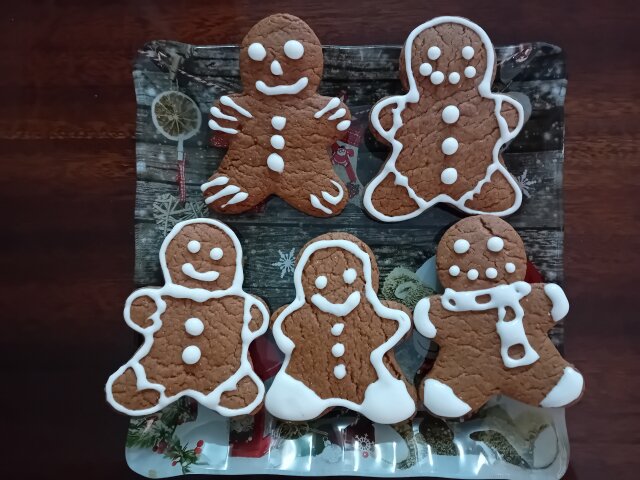 Weihnachtslebkuchen mit Zuckerguss